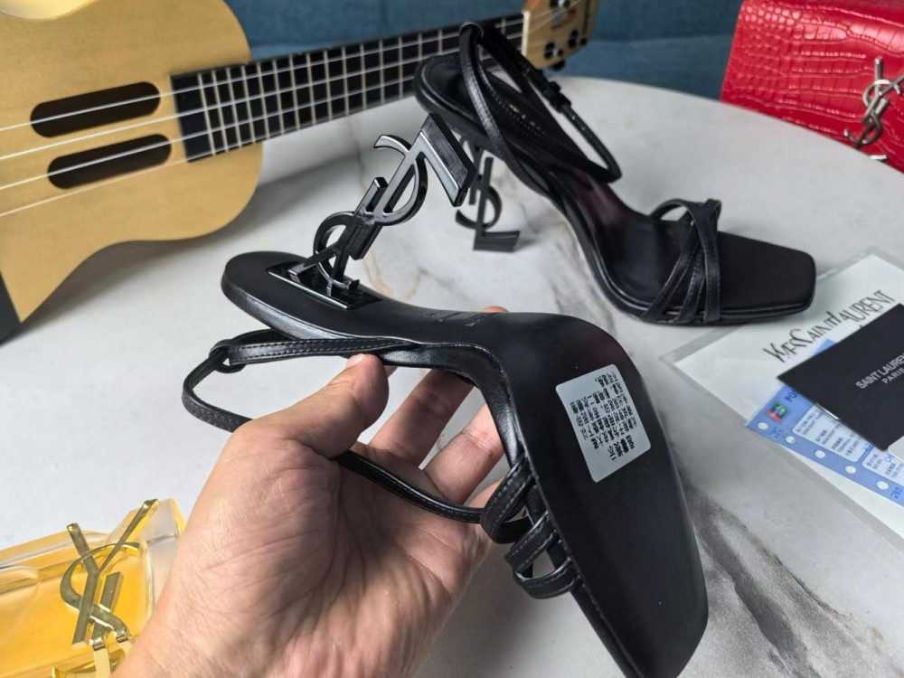 БОСОНОЖКИ НА КАБЛУКЕ купить в Интернет-магазине Садовод База - цена 10000 руб Садовод интернет-каталог