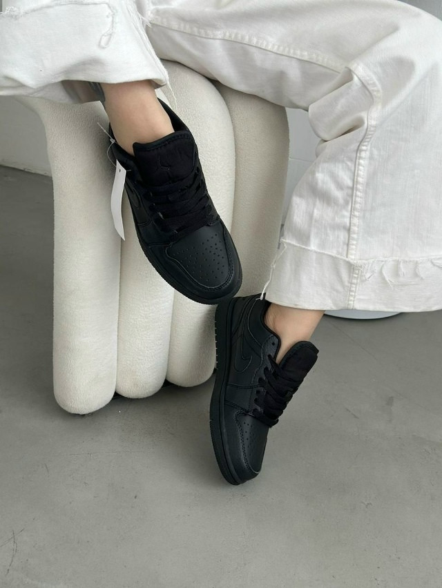 Кроссовки женские черные купить в Интернет-магазине Садовод База - цена 600 руб Садовод интернет-каталог