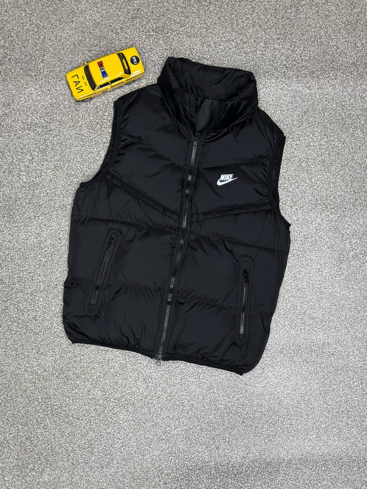 Жилетка черная