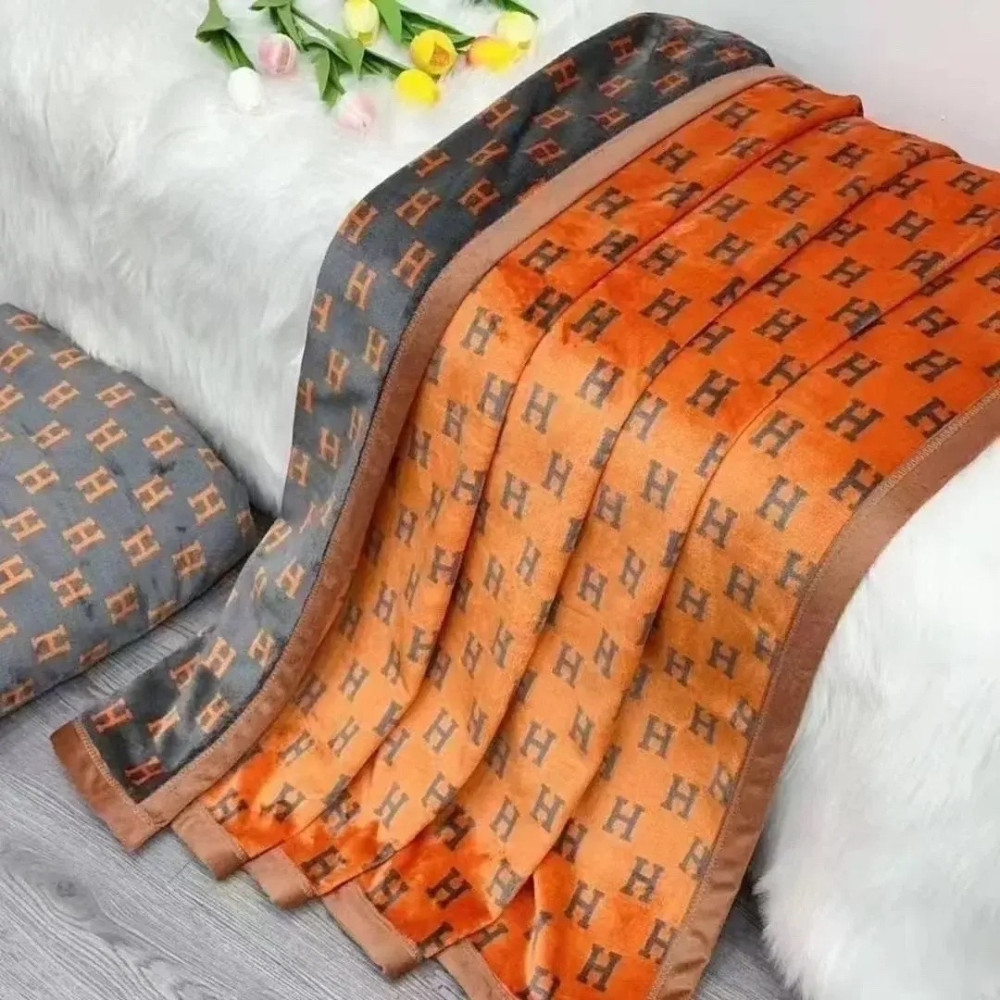 Плед  двухсторонний купить в Интернет-магазине Садовод База - цена 1800 руб Садовод интернет-каталог