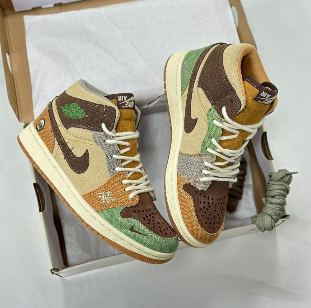 Кроссовки коричневые