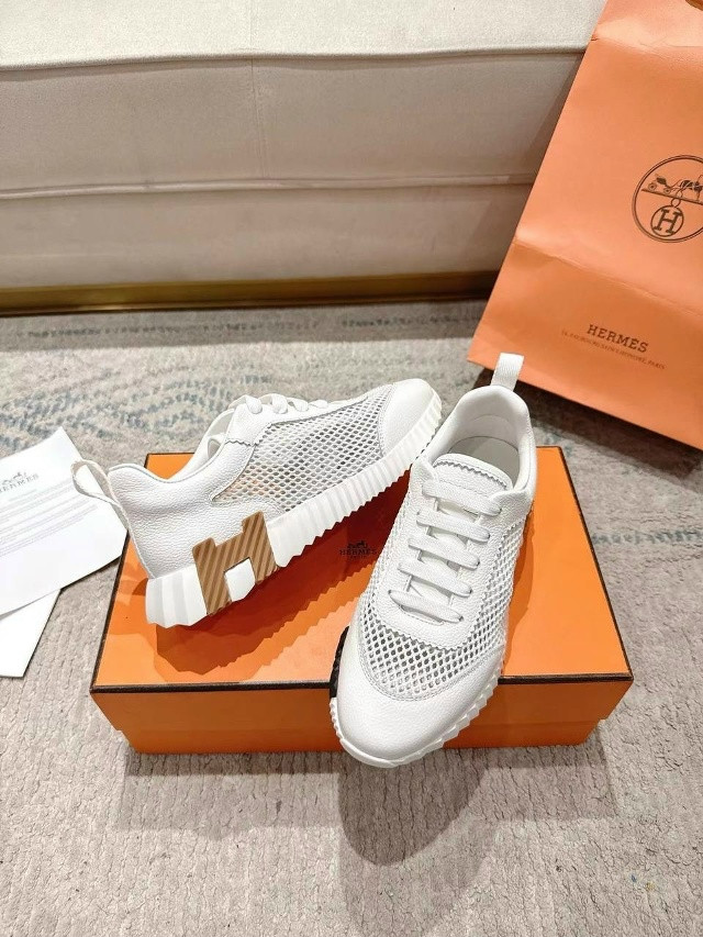 Кроссовки женские белые купить в Интернет-магазине Садовод База - цена 14500 руб Садовод интернет-каталог