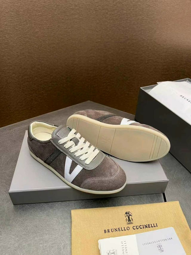 Кроссовки женские коричневые