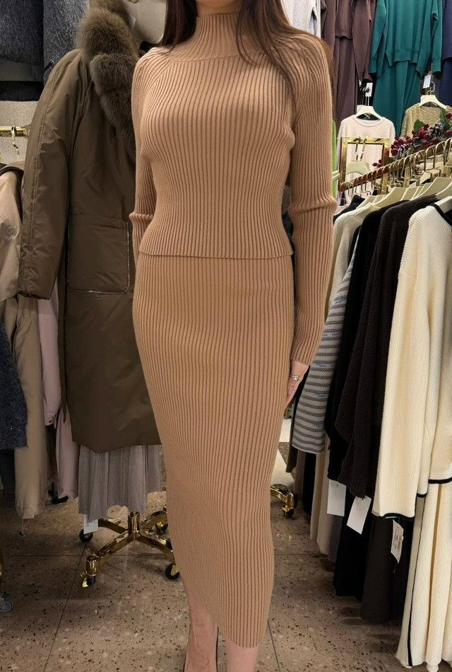 Женский костюм бежевый