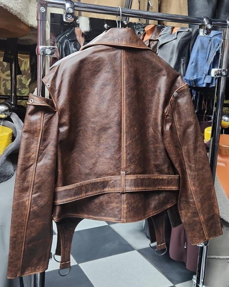 Куртка женская коричневая купить в Интернет-магазине Садовод База - цена 22000 руб Садовод интернет-каталог