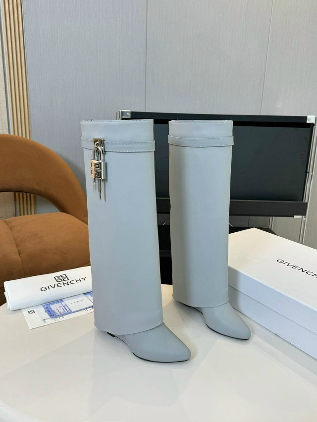 Cапоги женские голубые купить в Интернет-магазине Садовод База - цена 21000 руб Садовод интернет-каталог