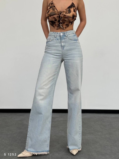 мягкие светлые джинсы с красивой посадкой. Тянутся САДОВОД официальный интернет-каталог