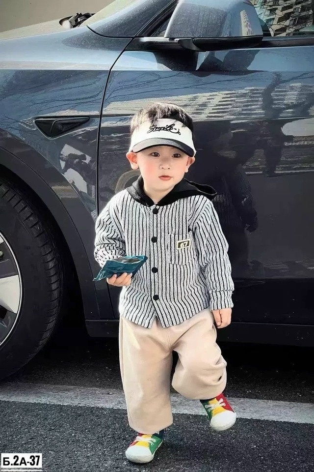 Детский костюм серый