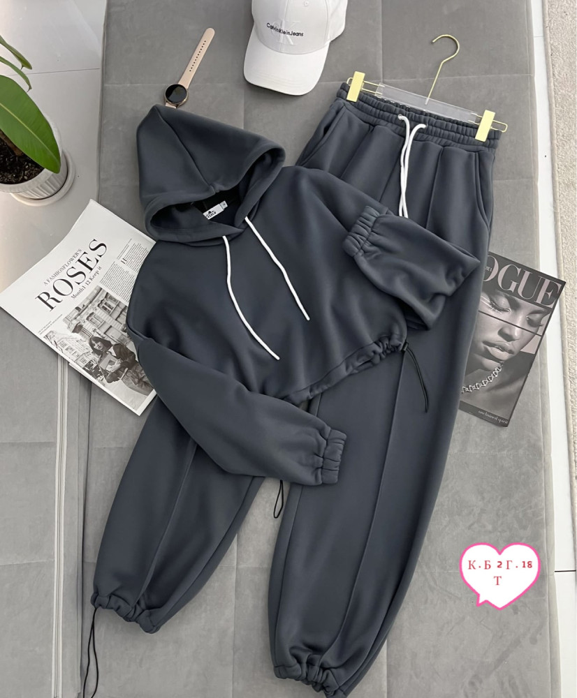 Женский костюм темно-серый