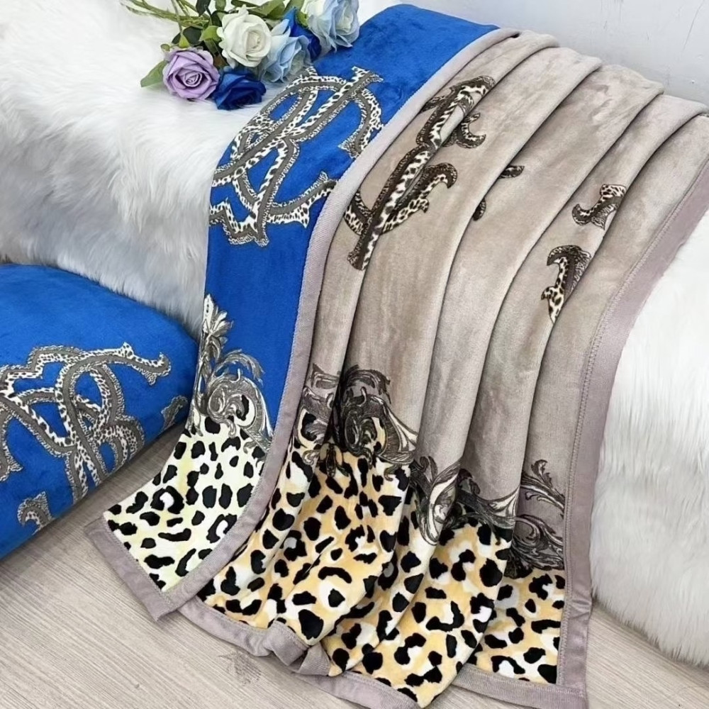 Плед  двухсторонний купить в Интернет-магазине Садовод База - цена 1700 руб Садовод интернет-каталог