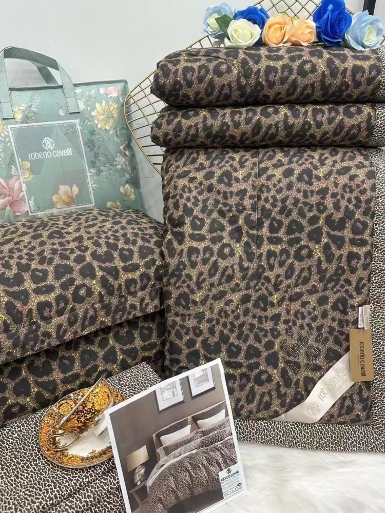 Семейные Комплекты постельного белья с готовым одеялом купить в Интернет-магазине Садовод База - цена 4200 руб Садовод интернет-каталог