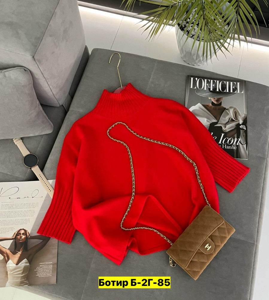 Женская кофта красная