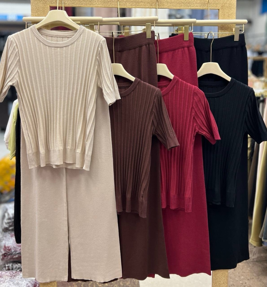 Женский костюм черный