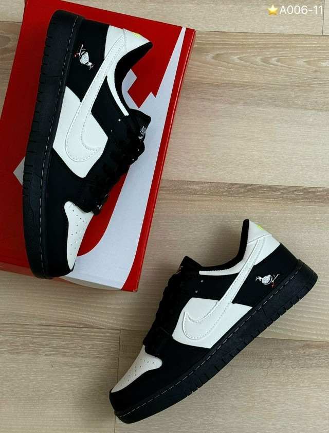 Кроссовки черные