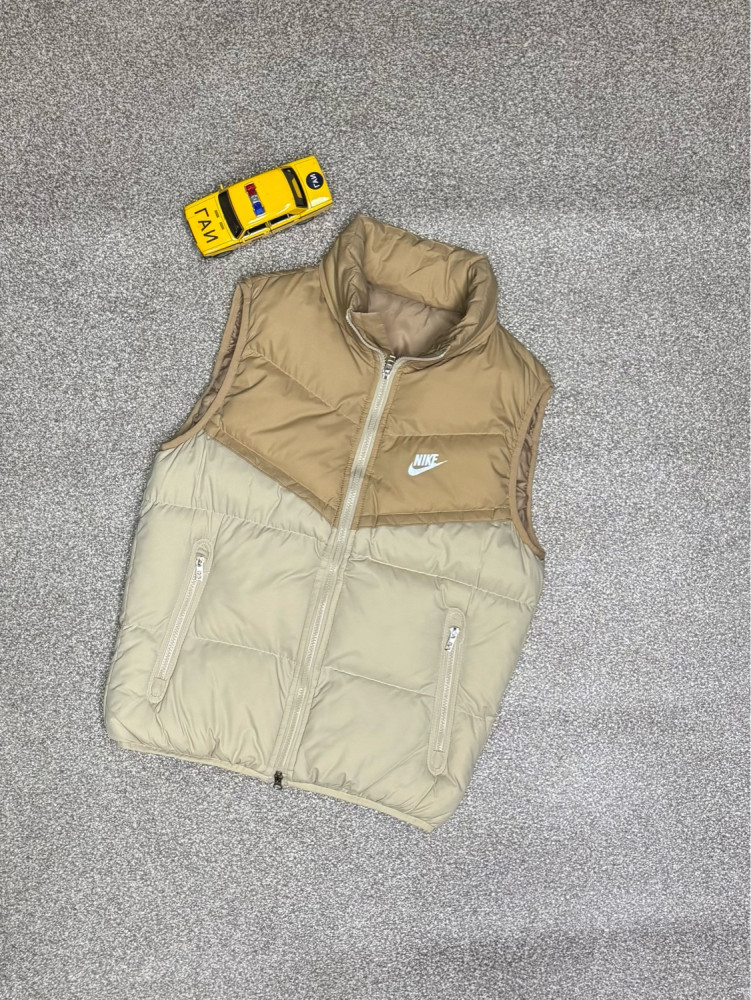 Жилетка бежевая