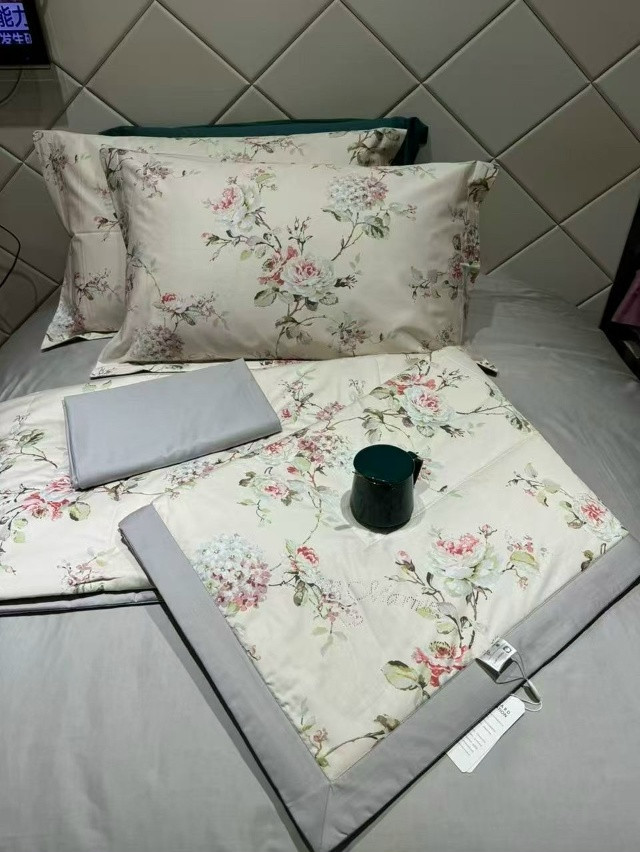 Постельное белье с готовым одеялом ❤️ купить в Интернет-магазине Садовод База - цена 3800 руб Садовод интернет-каталог