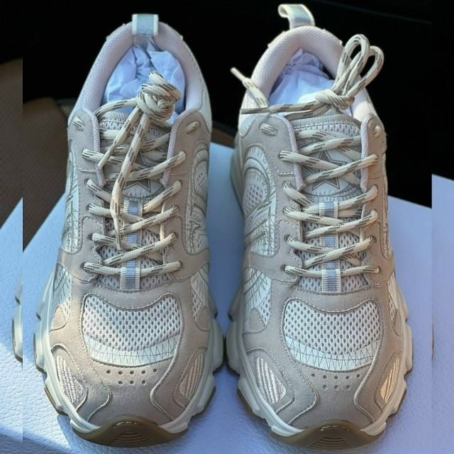 Кроссовки женские бежевые купить в Интернет-магазине Садовод База - цена 15500 руб Садовод интернет-каталог