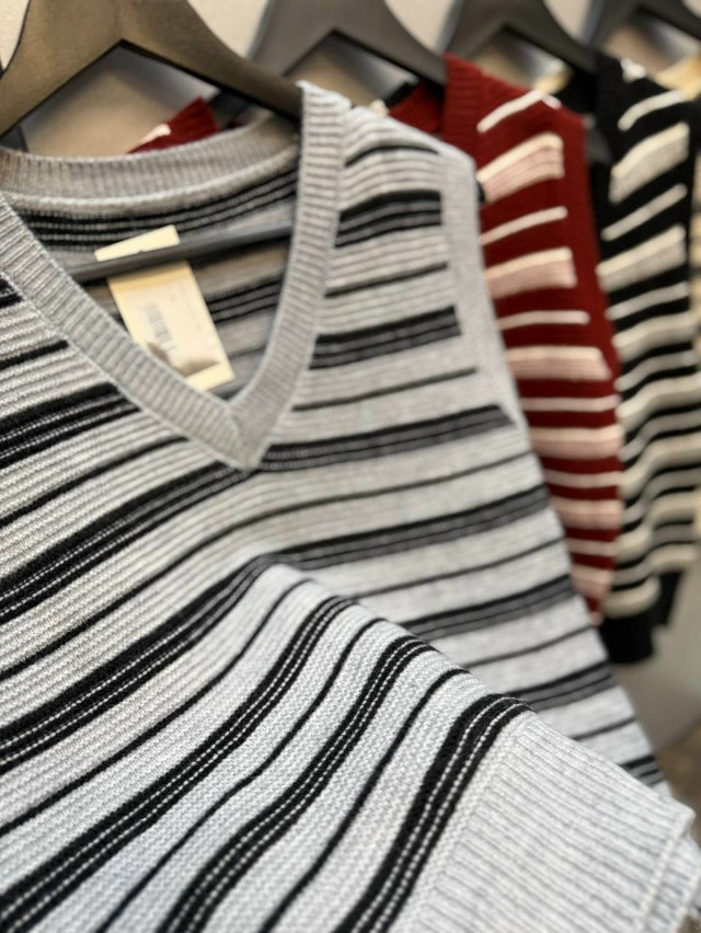 Жилетка женская серая купить в Интернет-магазине Садовод База - цена 900 руб Садовод интернет-каталог