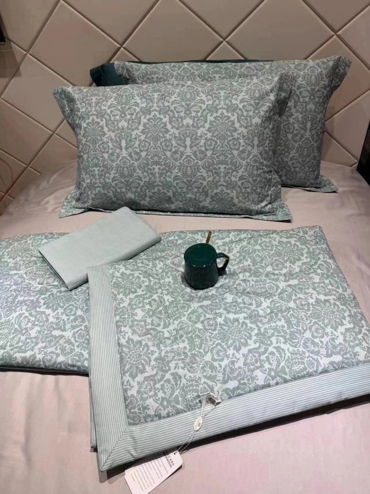 Постельное белье с готовым одеялом ❤️ купить в Интернет-магазине Садовод База - цена 3800 руб Садовод интернет-каталог