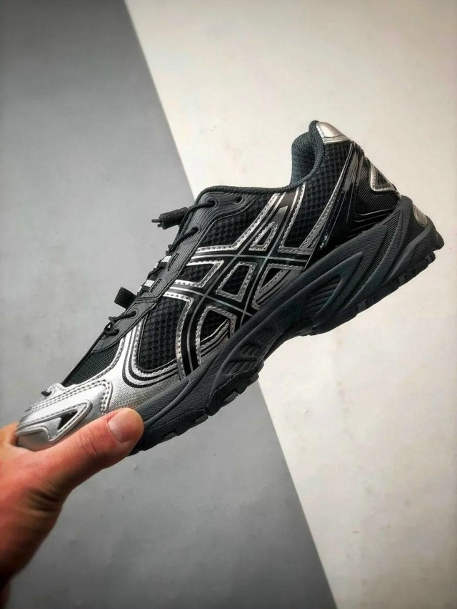 Кроссовки черные купить в Интернет-магазине Садовод База - цена 1200 руб Садовод интернет-каталог