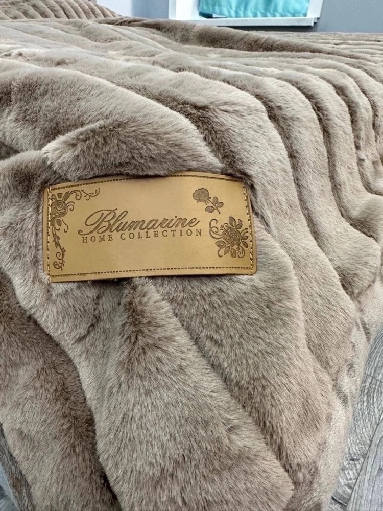 Меховой плед (плед-покрывало) "Кролик" Blumarine оригинального качества купить в Интернет-магазине Садовод База - цена 1100 руб Садовод интернет-каталог