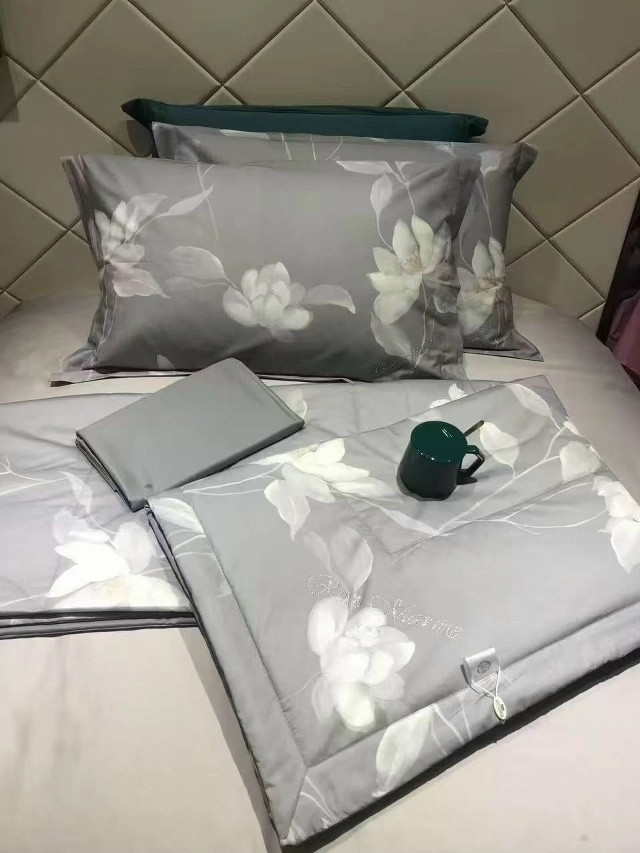 Постельное белье с готовым одеялом ❤️ купить в Интернет-магазине Садовод База - цена 3600 руб Садовод интернет-каталог