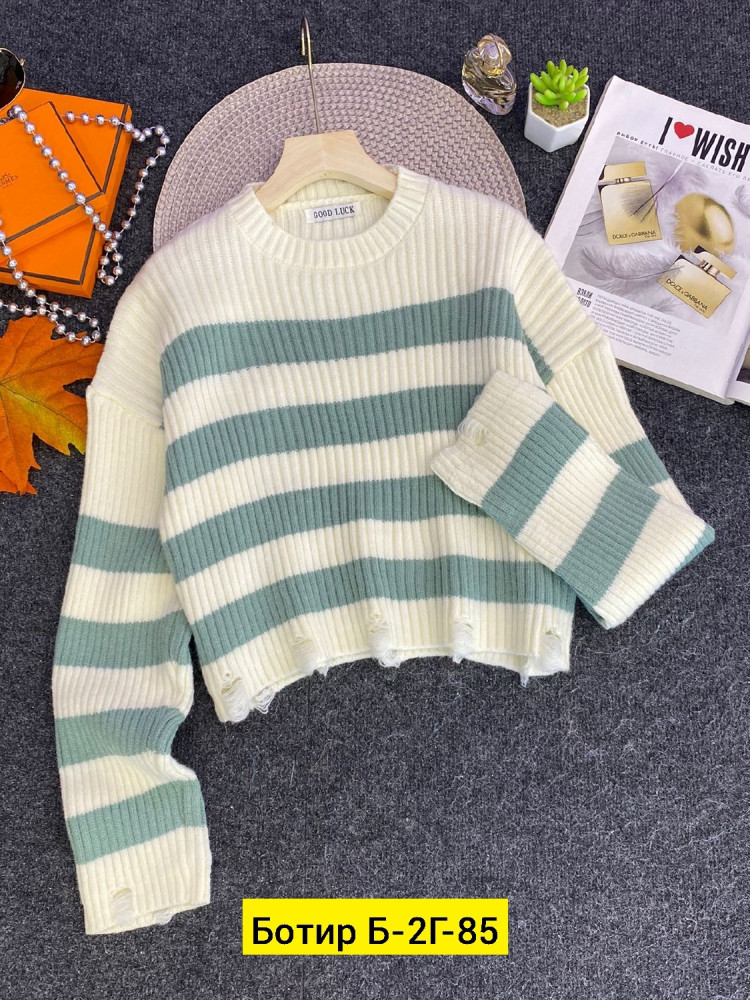 Свитер женский зеленый