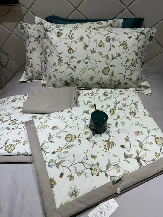 Постельное белье с готовым одеялом ❤️ купить в Интернет-магазине Садовод База - цена 3600 руб Садовод интернет-каталог