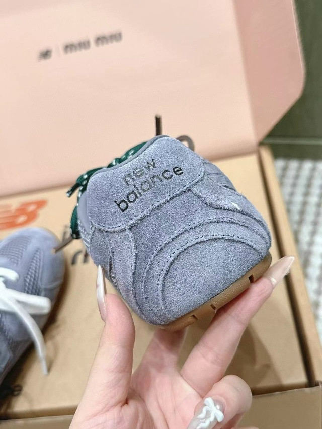 Кроссовки женские серые купить в Интернет-магазине Садовод База - цена 14000 руб Садовод интернет-каталог