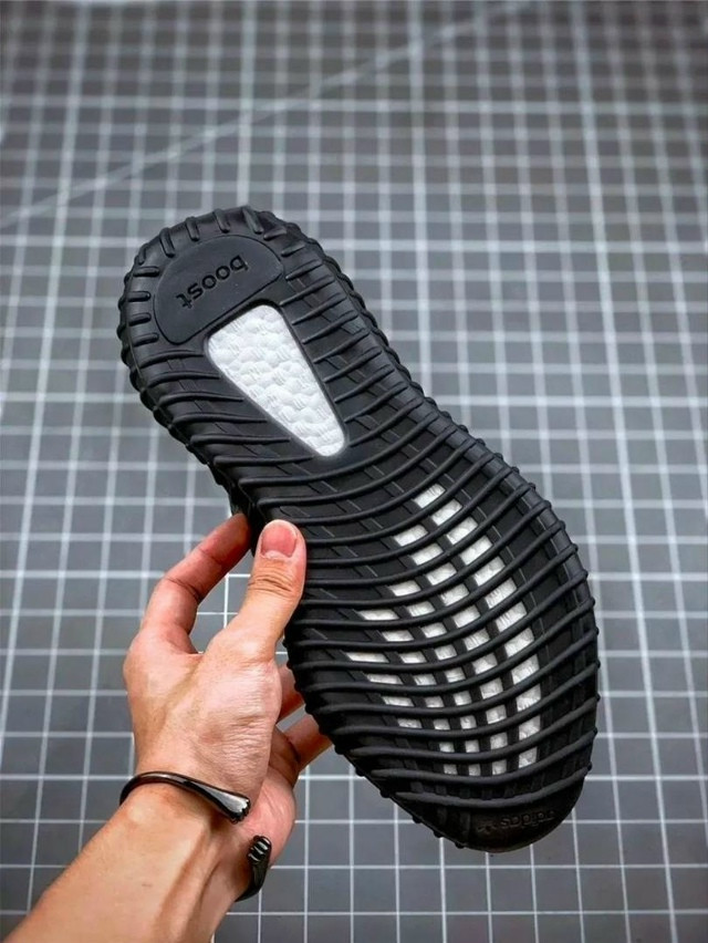 Кроссовки женские черные купить в Интернет-магазине Садовод База - цена 850 руб Садовод интернет-каталог