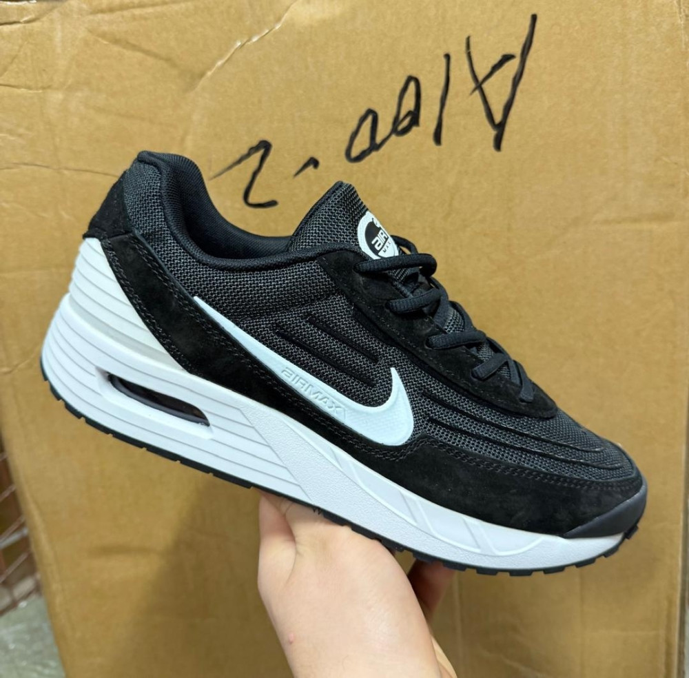 Кроссовки черные