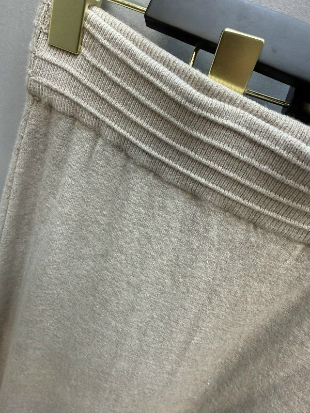 ЮБКА бежевая купить в Интернет-магазине Садовод База - цена 1400 руб Садовод интернет-каталог