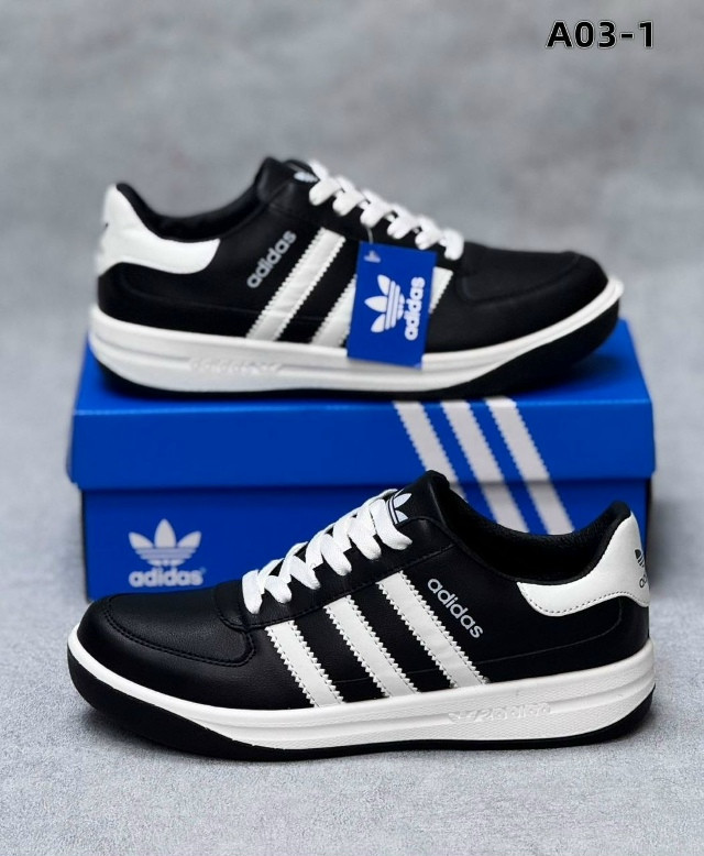 Кроссовки черные