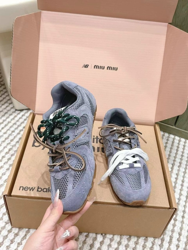 Кроссовки женские серые купить в Интернет-магазине Садовод База - цена 14000 руб Садовод интернет-каталог