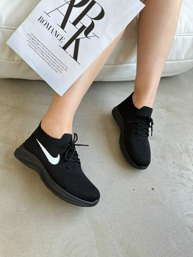 Кроссовки женские зеленые