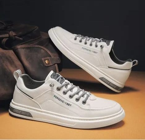 Кроссовки белые