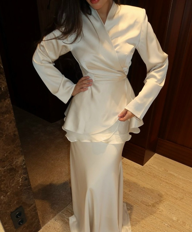 Женский костюм белый
