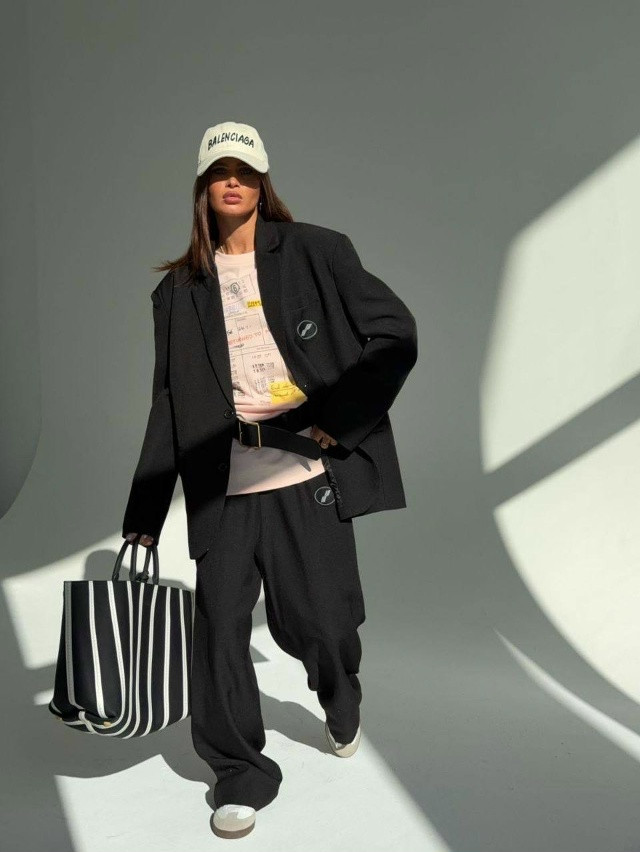 Женский костюм черный