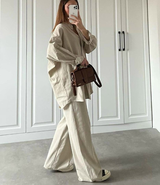 Женский костюм бежевый