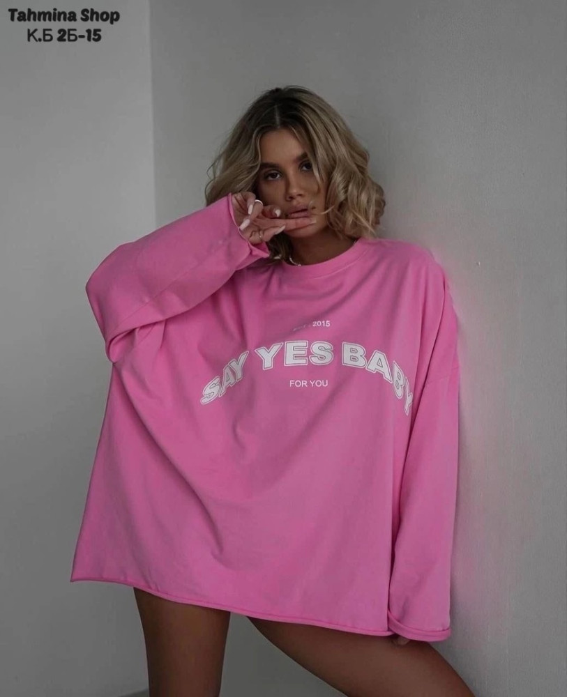 лонгсливов с лого «SAY YES BABY» в ярком цвете барби для модных образов в стиле «street style» купить в Интернет-магазине Садовод База - цена 700 руб Садовод интернет-каталог