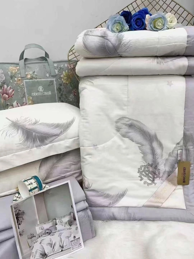 Семейные Комплекты постельного белья с готовым одеялом купить в Интернет-магазине Садовод База - цена 4000 руб Садовод интернет-каталог