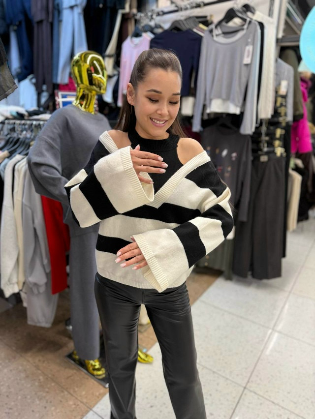 Свитер женский черный купить в Интернет-магазине Садовод База - цена 1000 руб Садовод интернет-каталог