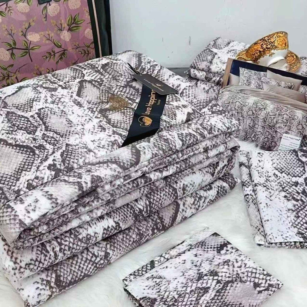 Семейный комплект постельного белья с готовым одеялом купить в Интернет-магазине Садовод База - цена 2600 руб Садовод интернет-каталог