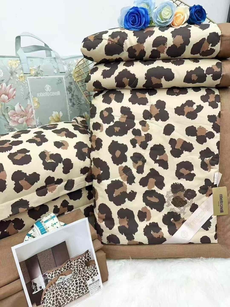 Семейные Комплекты постельного белья с готовым одеялом купить в Интернет-магазине Садовод База - цена 4200 руб Садовод интернет-каталог