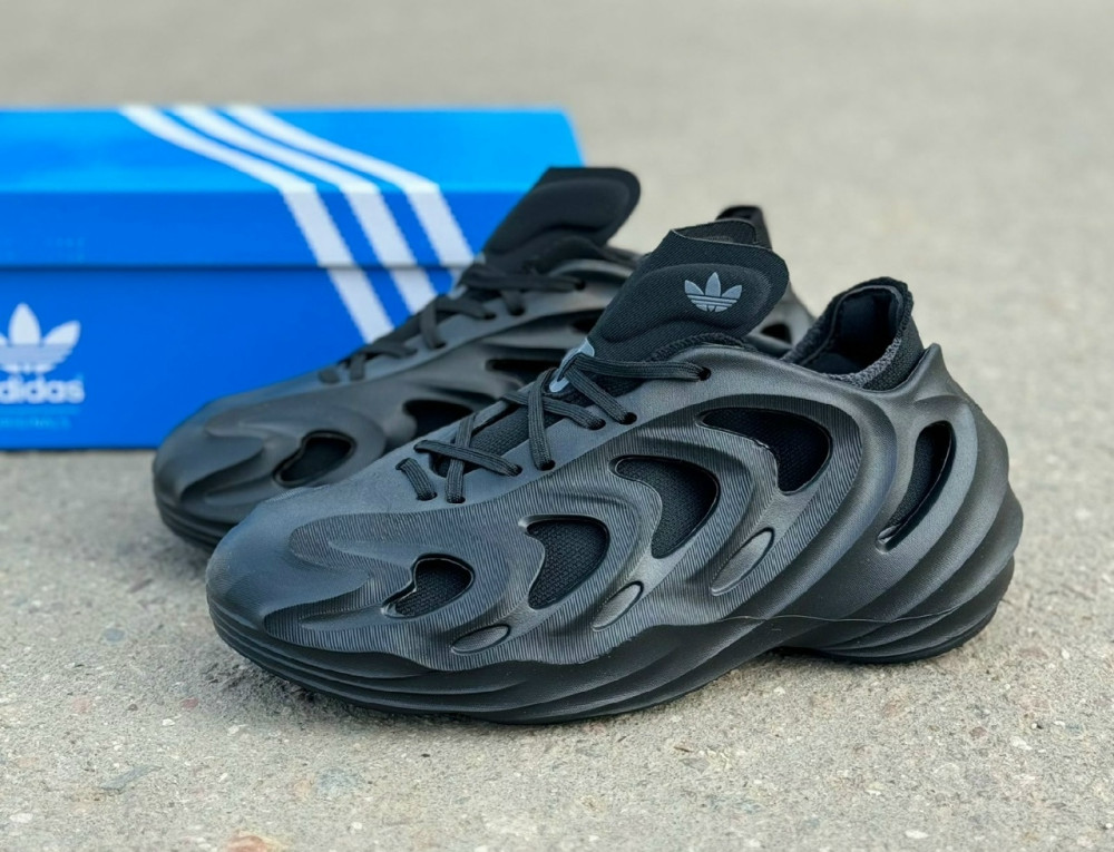 Кроссовки черные