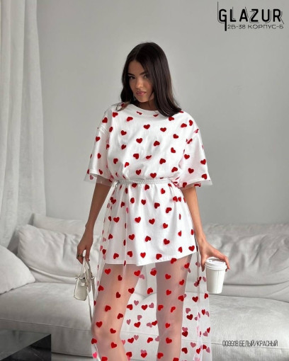 бомбовой  модель платья-футболки с сеткой, украшенной сердечками САДОВОД официальный интернет-каталог