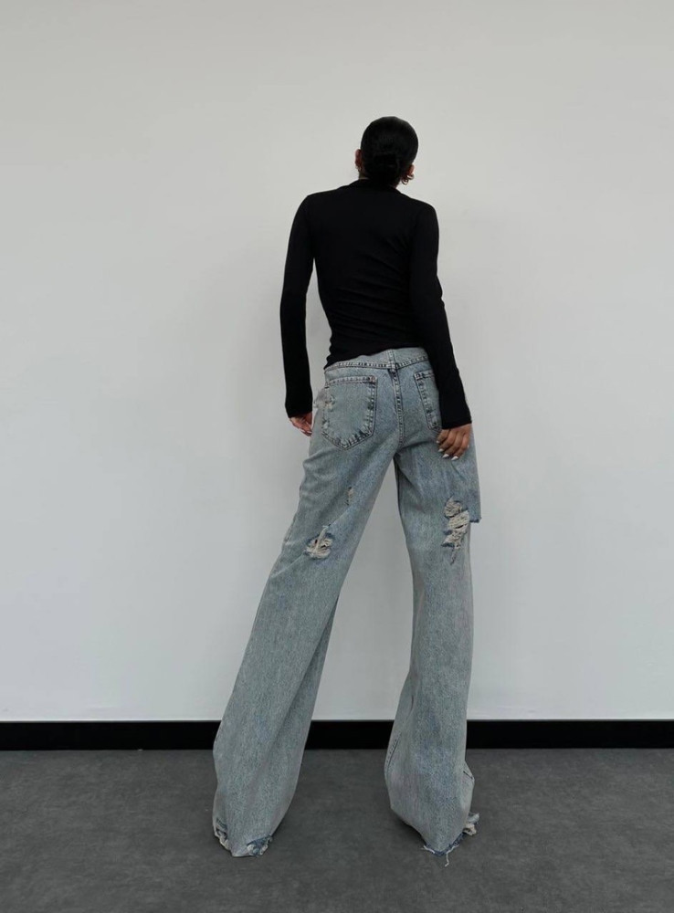 Невероятно  крутые! Рваные широкие джинсы  с бахромой вместо пояса  🥰💫Идеальная посадка. Плотная джинса😍 🤩 купить в Интернет-магазине Садовод База - цена 2600 руб Садовод интернет-каталог