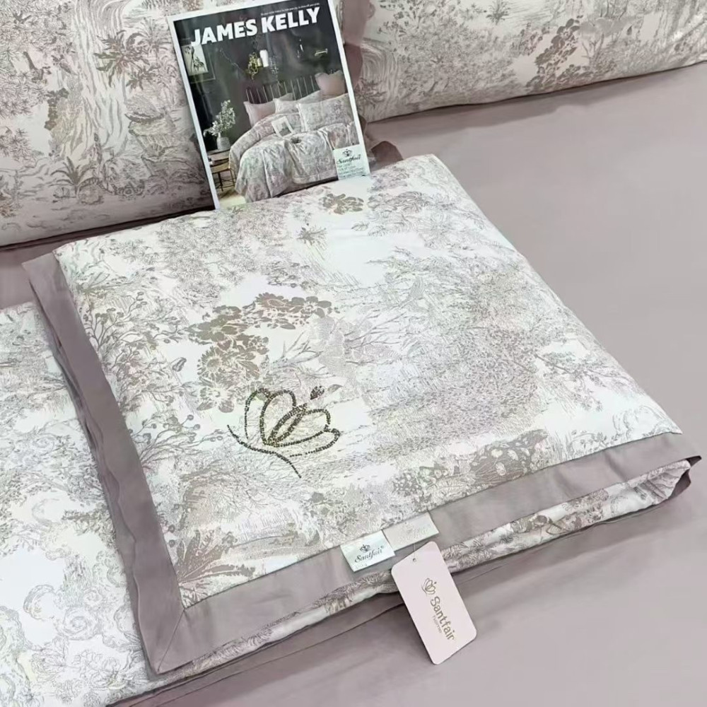 Семейный Комплект постельного белья с готовым одеялом  от бренда купить в Интернет-магазине Садовод База - цена 5200 руб Садовод интернет-каталог