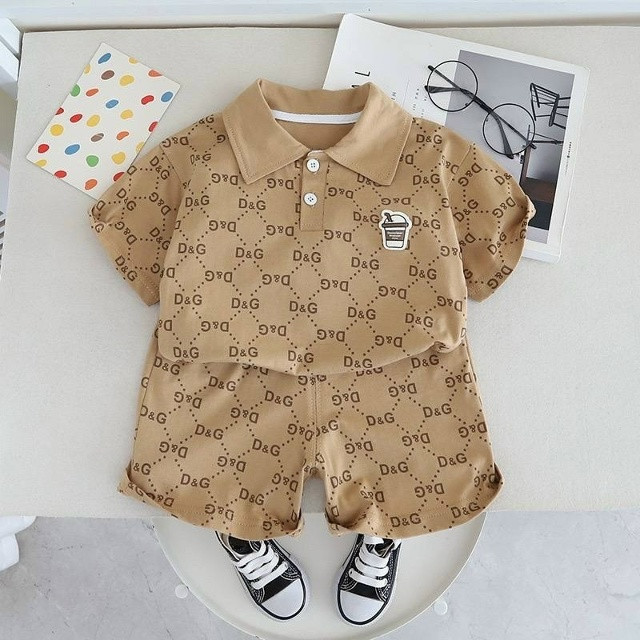 Детский костюм коричневый