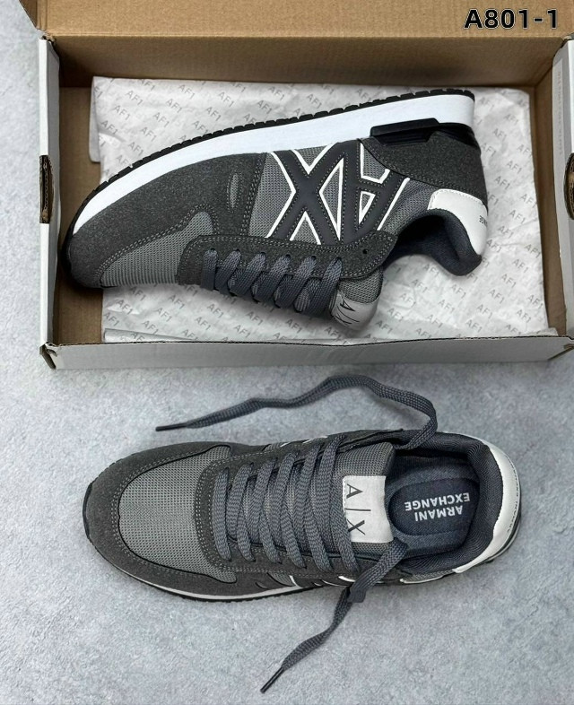 Кроссовки серые